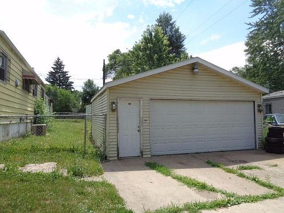 2nd image of 6027 Detroit St