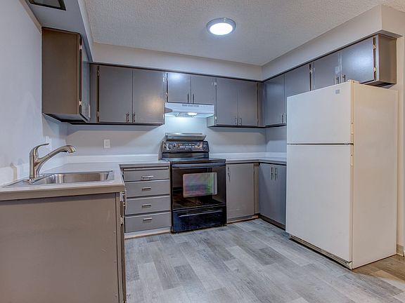 4th image of 3715-3775 SW 108th Ave #6A