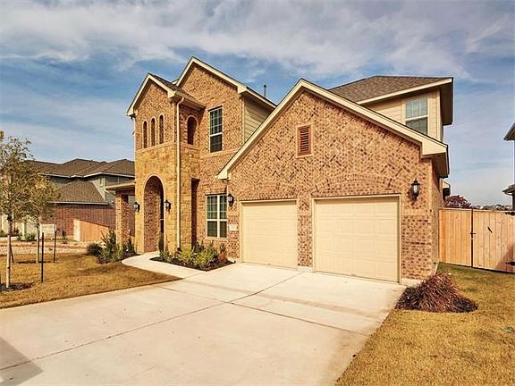 3rd image of 2225 Legend Hill Dr