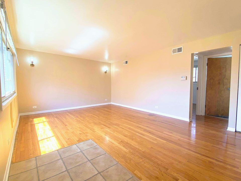 1st image of 7636 S Saginaw Ave APT 2C