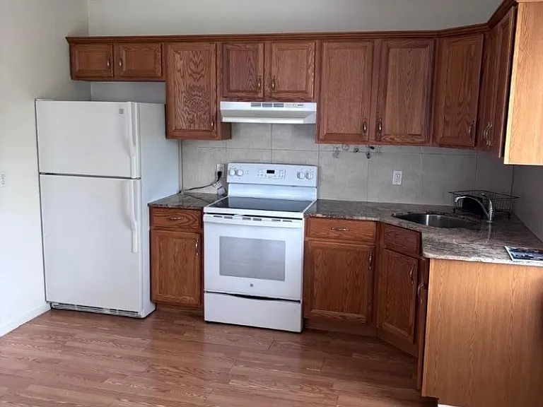 49 Lakeside Blvd #2 — Photo 12