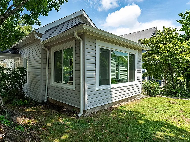 1007 Spring St — Photo 32