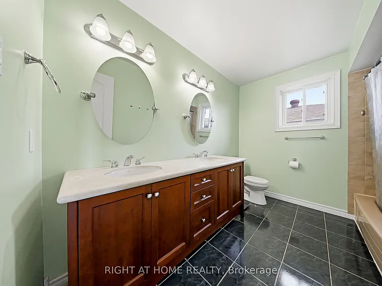 29 Sunforest Dr — Photo 40