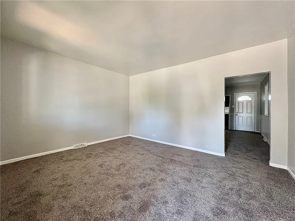 2 bed, 968 sqft, $1,250 — Photo 3