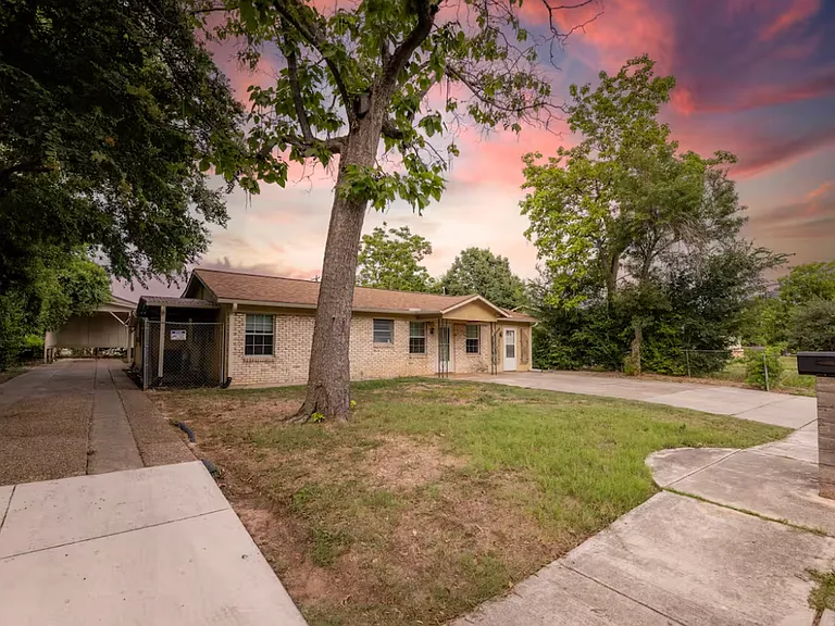 1303 Haynes St #C — Photo 3
