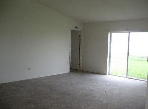3rd image of 330 Arlington Cir