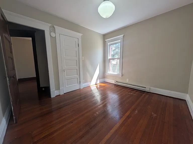 39 College St — Photo 9