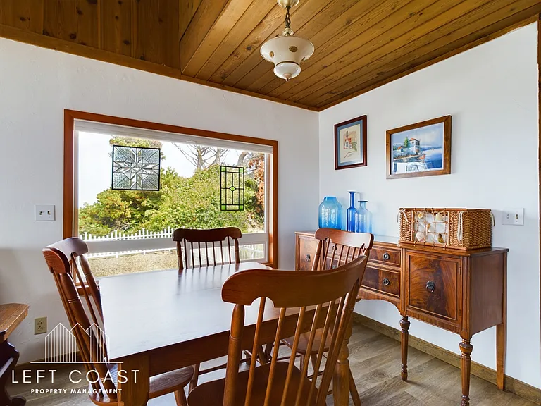 1033 NW Inlet Ave — Photo 46