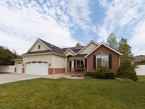 2nd image of 4564 W Windsor Cir