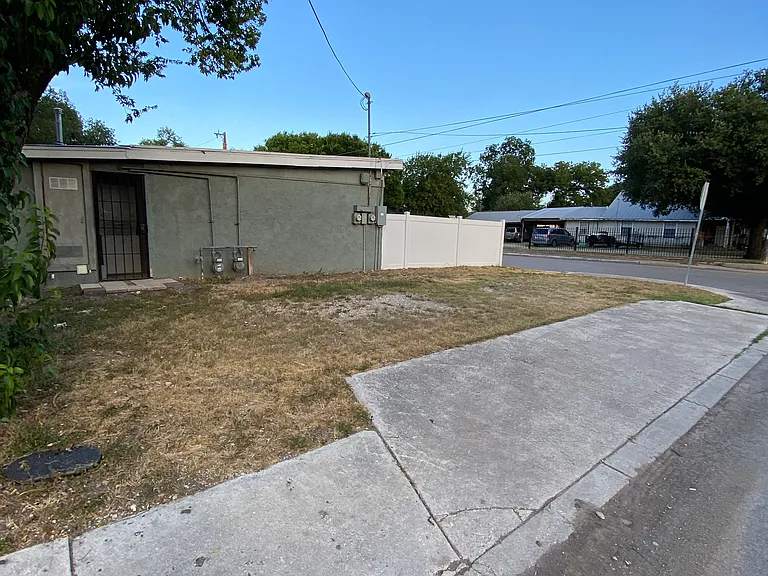 5415 Buena Vista St #3 — Photo 10