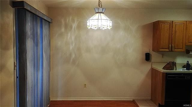 2nd image of 207 Ramapo Rd APT K