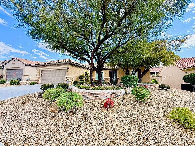 2119 Gunnison Pl — Photo 2