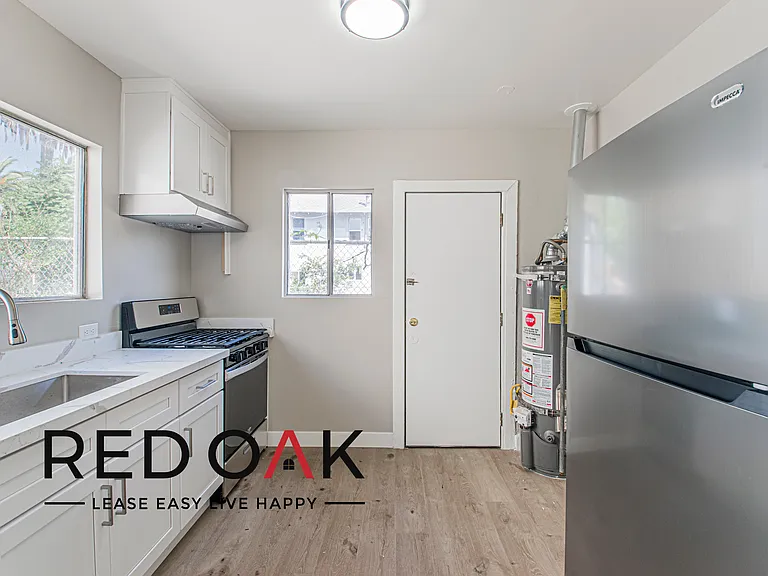424 E 20th St #428.5 — Photo 10