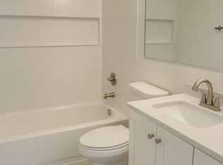 1800 Huntington Blvd APT 606, Hoffman Estates, IL 60169