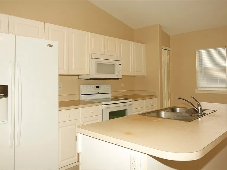 4754 Leonard Blvd S — Photo 5