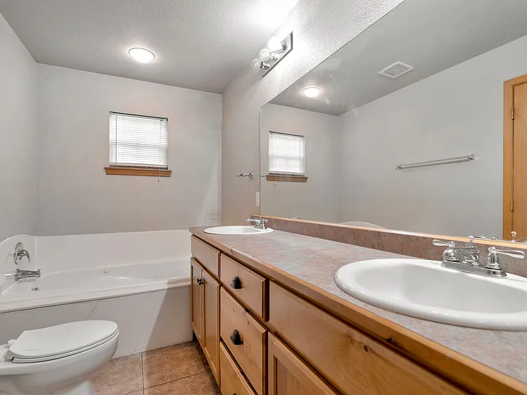 2939 W Scottswood Pl — Photo 14