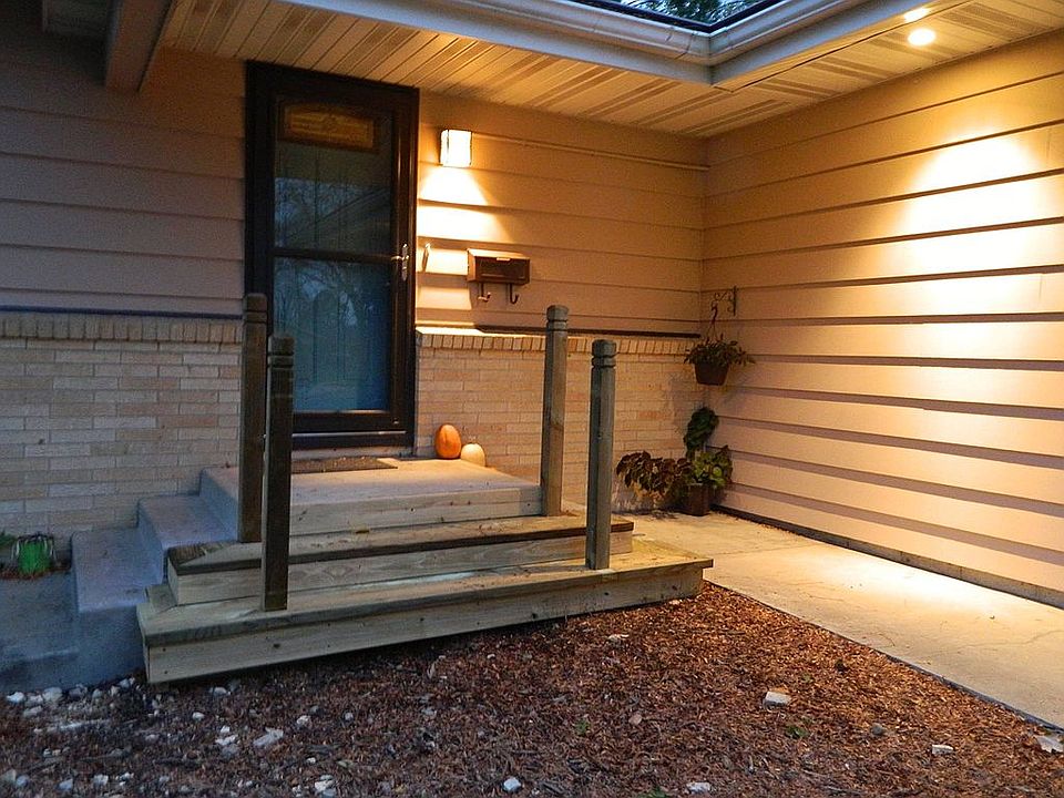 1st image of 1621 Crestwood Cir