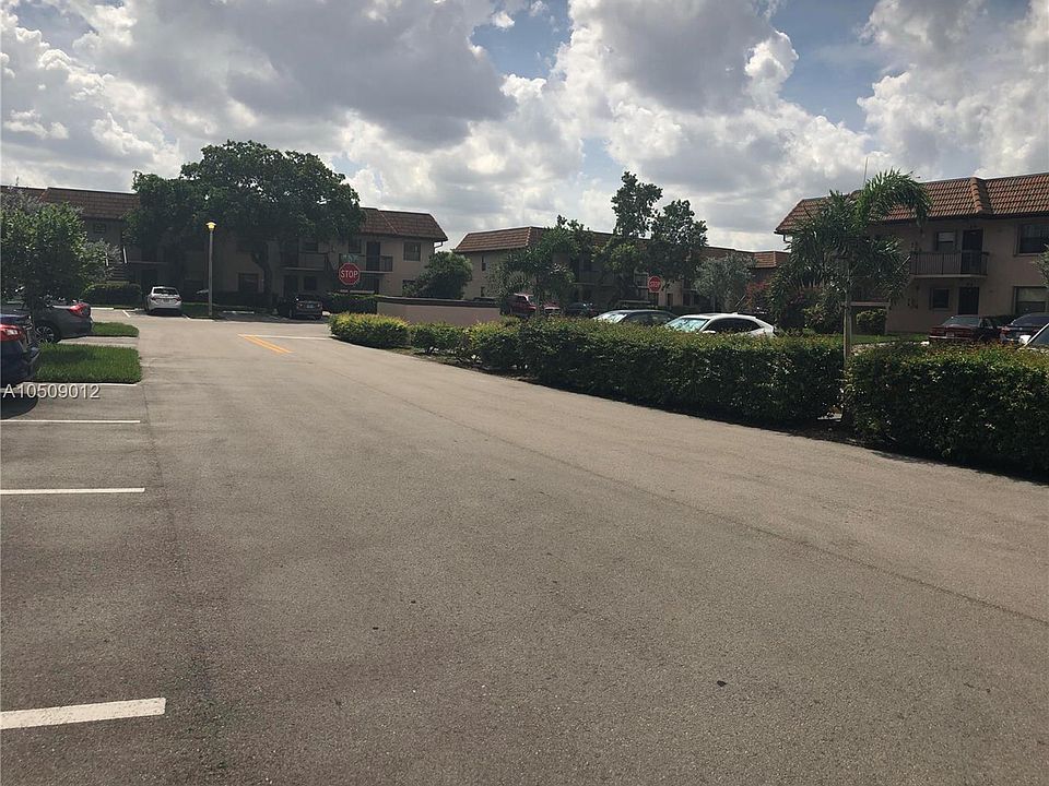 2nd image of 10616 NW 10th St