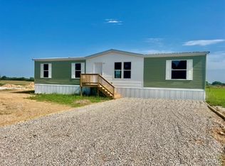 19823 Divine Rd, Lebanon, MO 65536