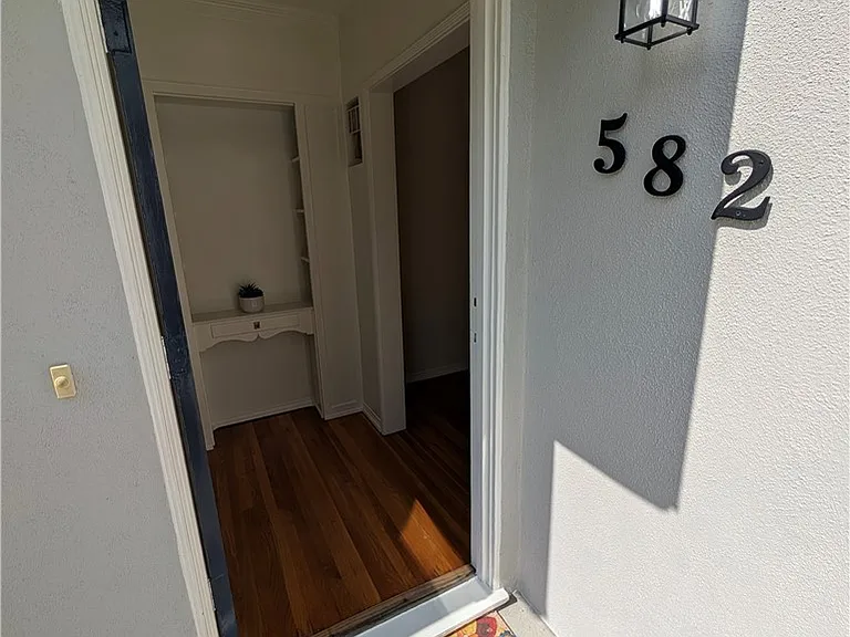 582 N Sunnyslope Ave — Photo 4