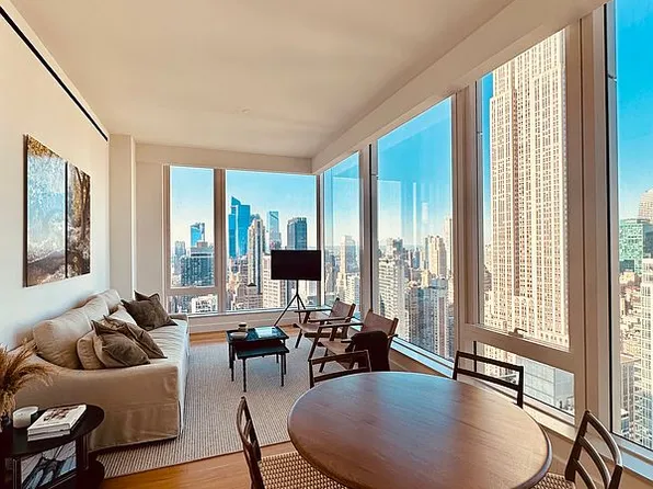 15 East 30th Street image 1 of 9