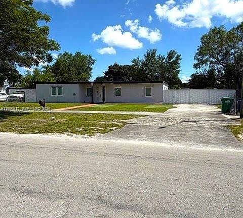 3rd image of 15825 E Bunche Park Dr