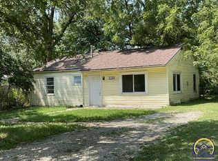 3311 SE Girard St, Topeka, KS 66605