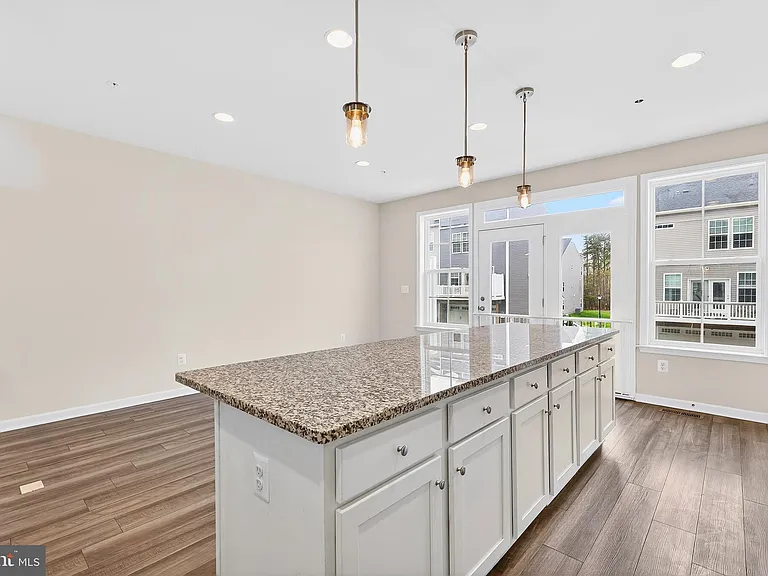 1017 Flester Ln — Photo 13
