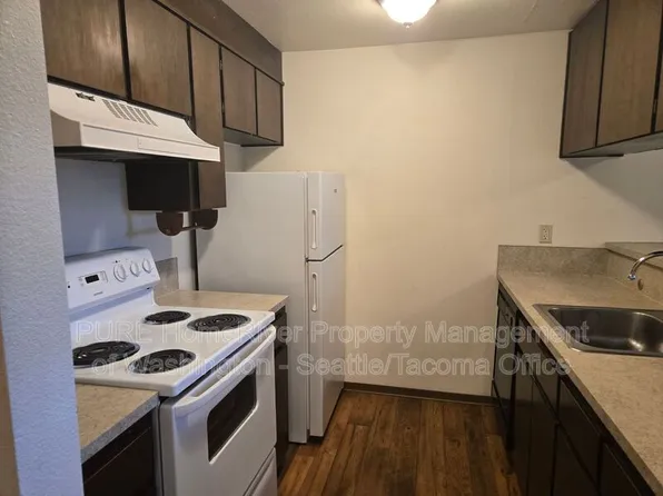 417 SW 155th St, Burien, WA
