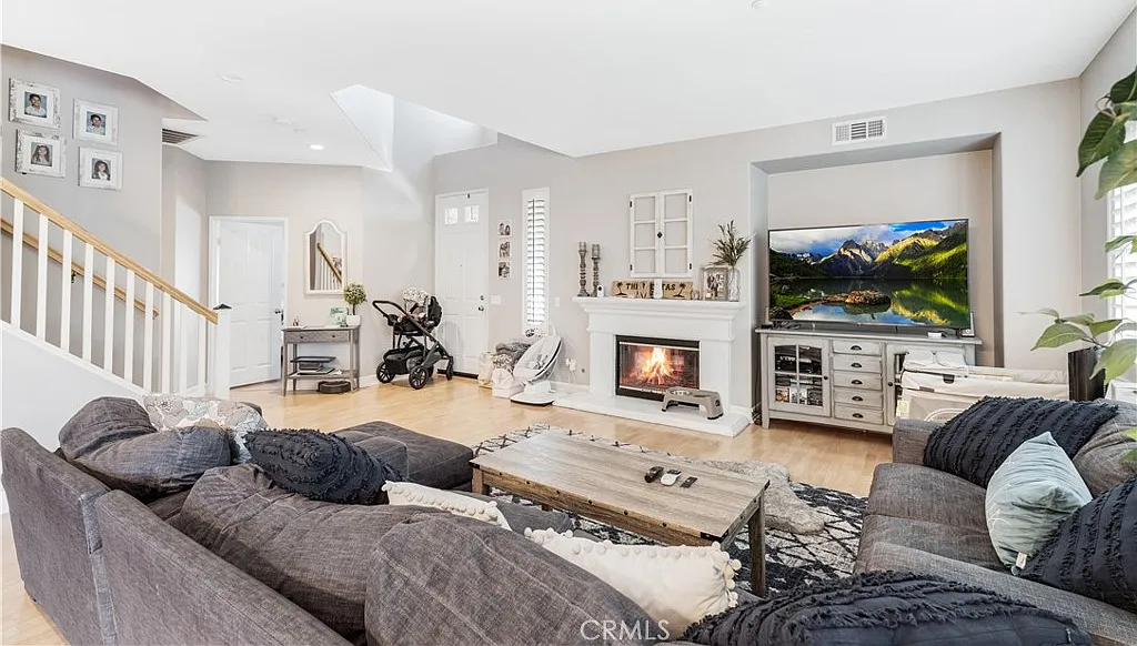 3 bed, 1900 sqft, $5,200 — Photo 4