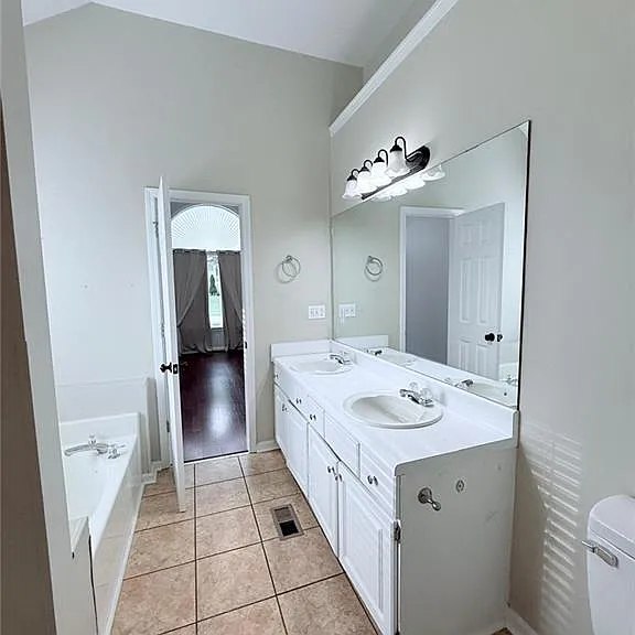 154 Camden Woods Dr — Photo 29