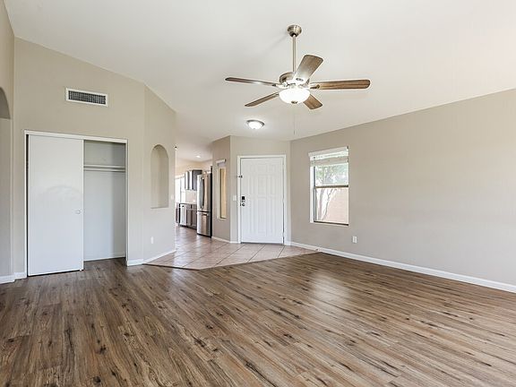 4th image of 2267 E Arabian Dr