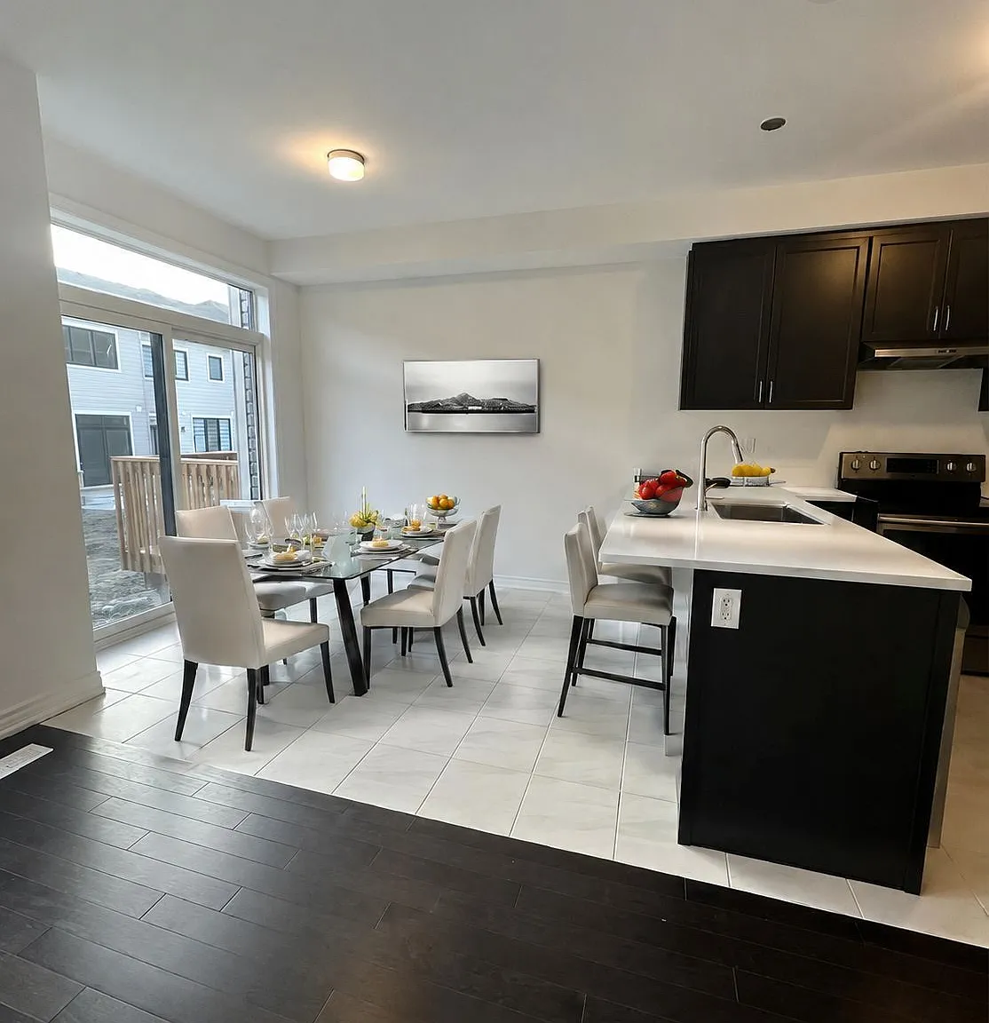 3 bed, $2,700 — Photo 2