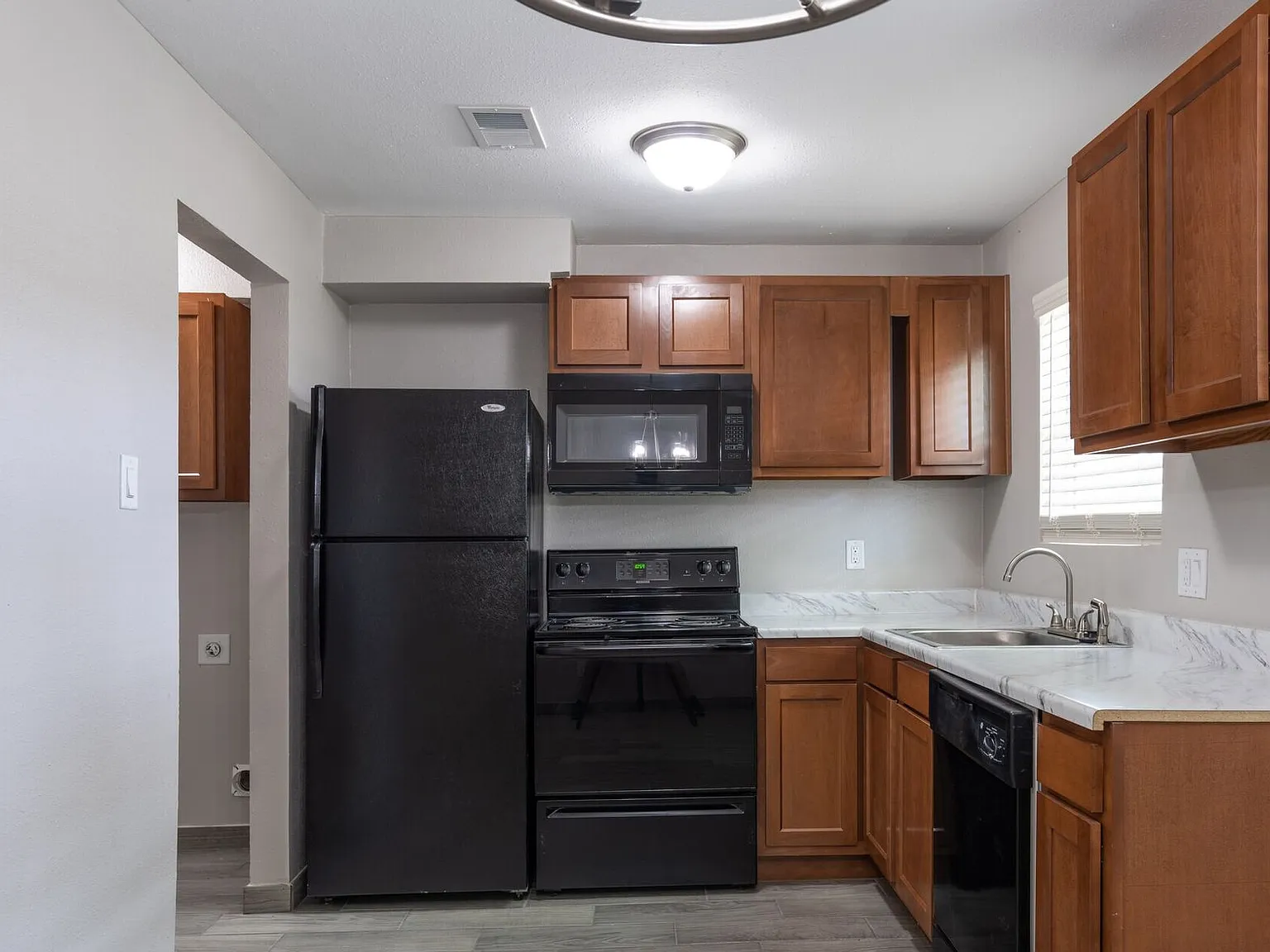 The Monaco Villas Apartments — Photo 4