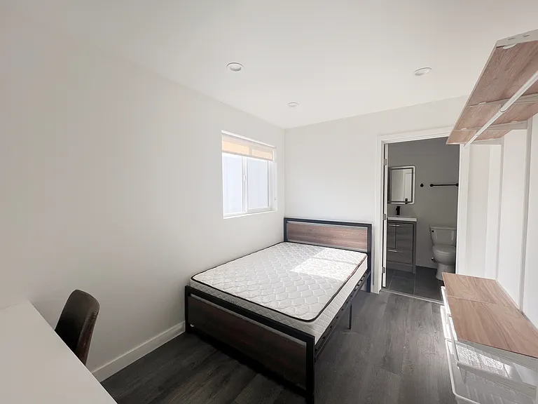 1439 W 37th Dr — Photo 74