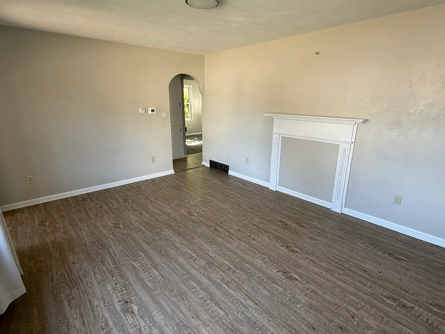 3 bed, 1072 sqft, $1,600 — Photo 3