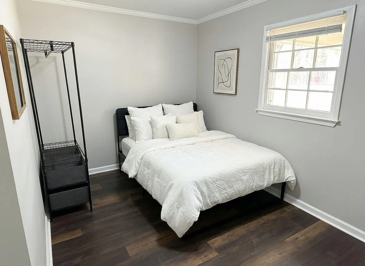 4 bed, 4.0 bath, 2100 sqft, $719 — Photo 1