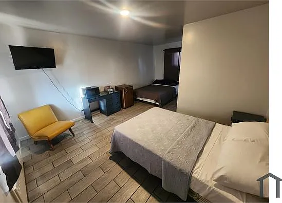 1 bed, 450 sqft, $1,690 — Photo 1