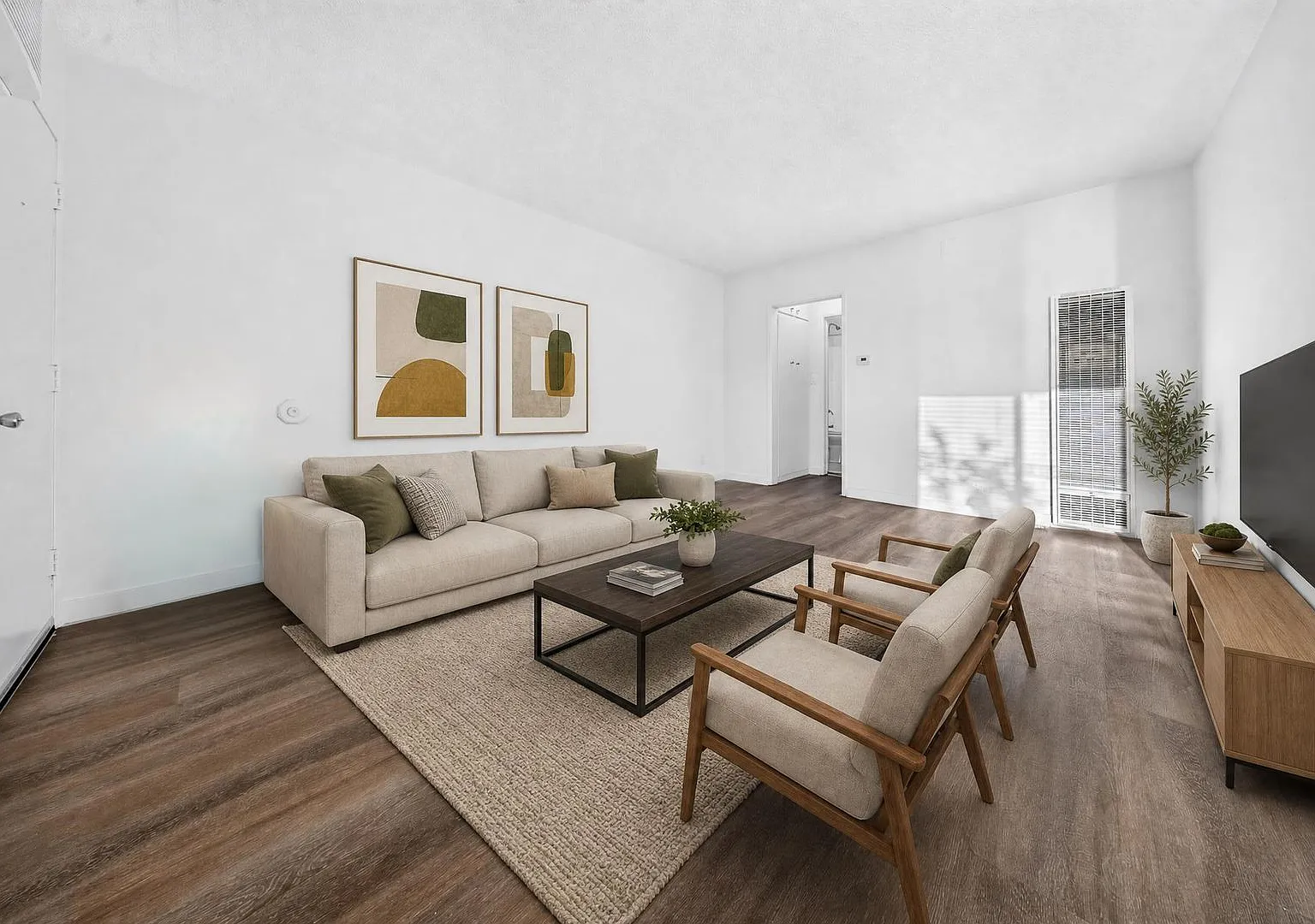 1420 Seward St. — Photo 1
