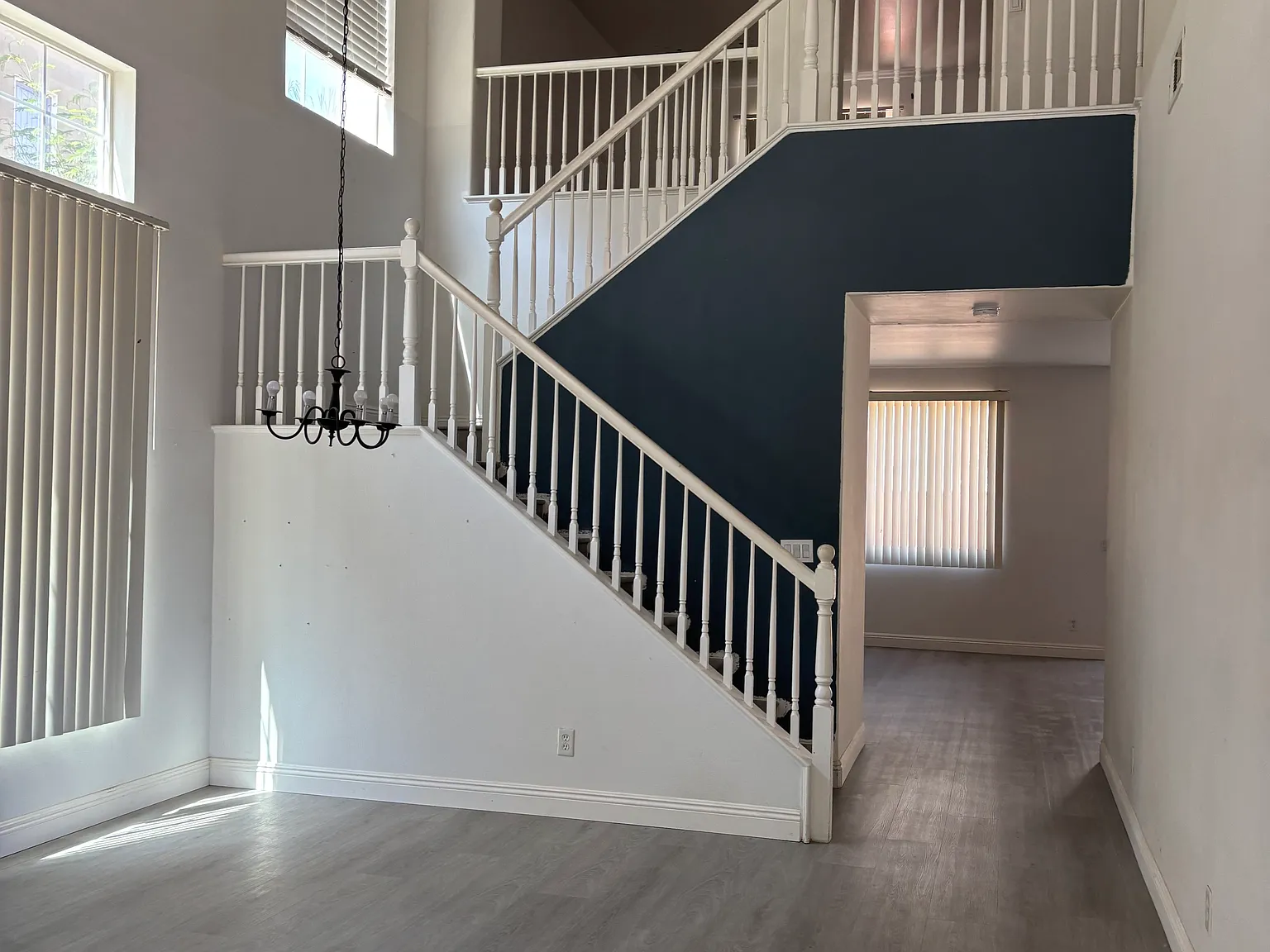 3 bed, 2111 sqft, $2,800 — Photo 2
