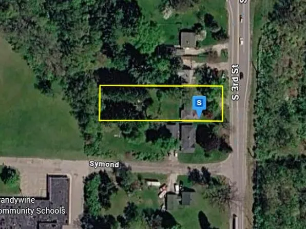 1822 S 3rd St, Niles, MI 49120