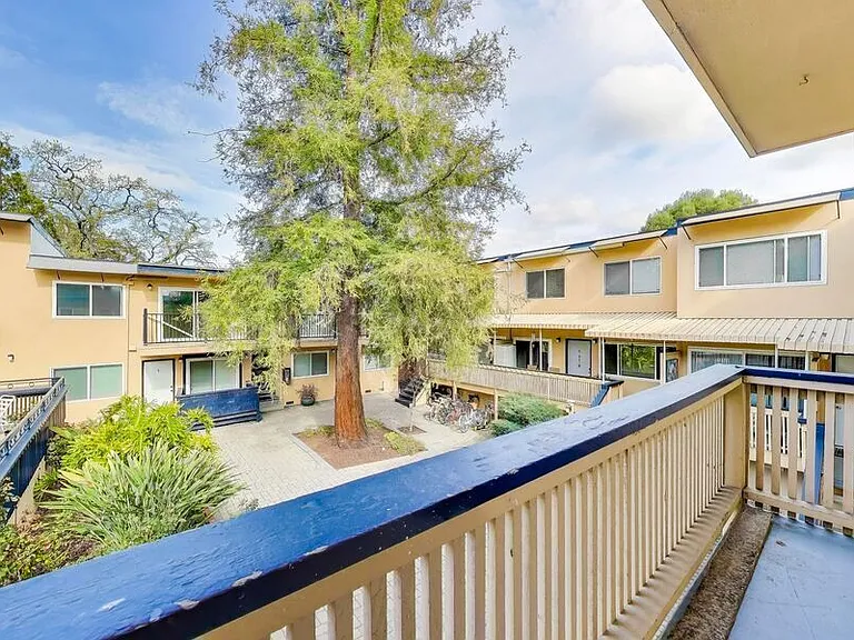698 N Santa Cruz Avenue — Photo 21