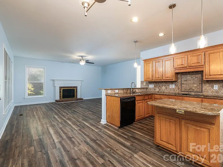 5238 Downing Creek Dr — Photo 15