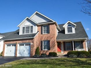 504 Hawk Ridge Ln, Sykesville, MD 21784