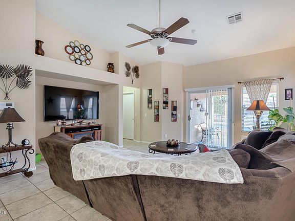 4th image of 1457 E Desert Holly Dr