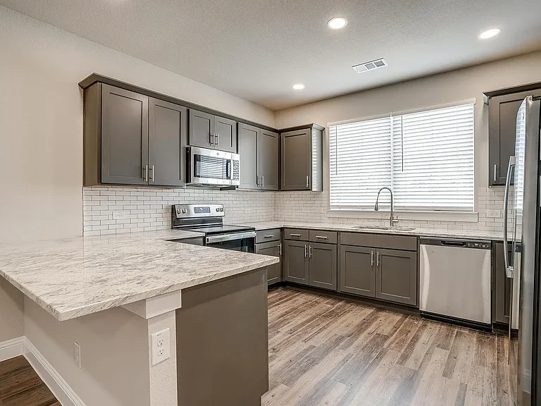 Stone Lake Townhomes — Photo 12