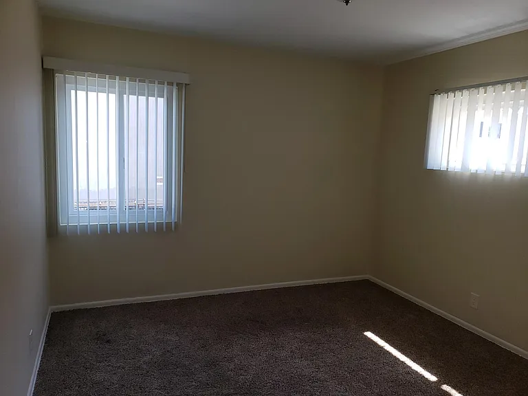 4830 Coliseum St #7 — Photo 10