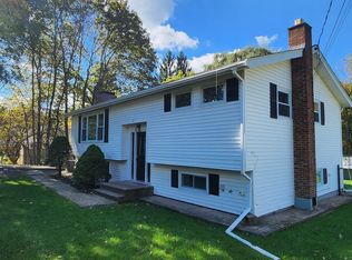 4 Richardson Rd, Hudson, MA 01749