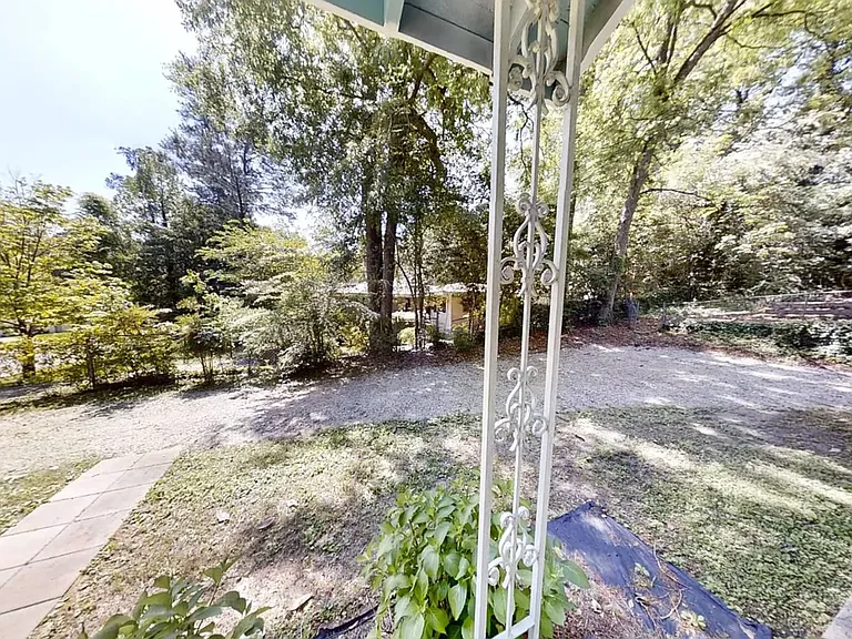 560 Sherwood Dr — Photo 36