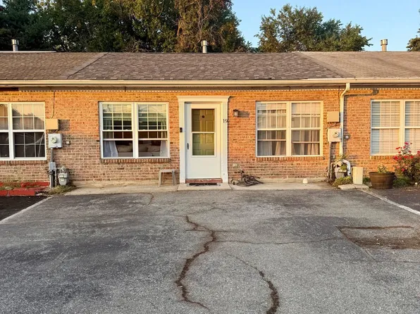 19 Boxelder Ln, Bear, DE 19701